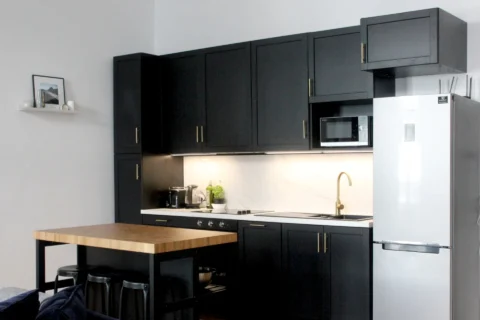 Fully Renovated 2 Bedroom 2 Bathroom Apartment for Rent in Rózsa street