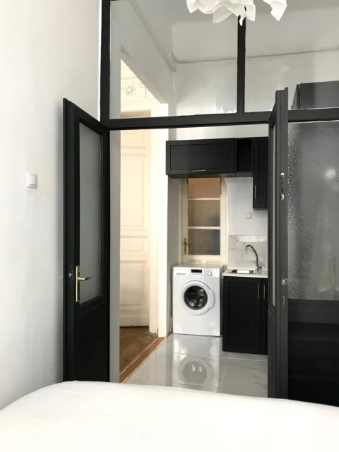 Fully Renovated 2 Bedroom 2 Bathroom Apartment for Rent in Rózsa street