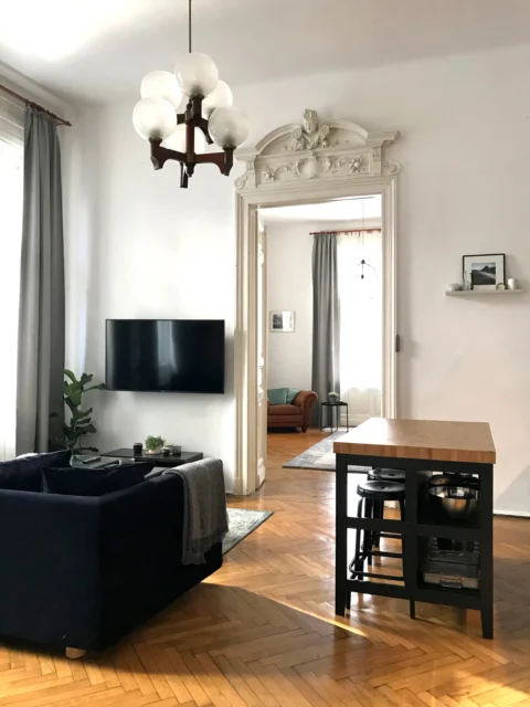 Fully Renovated 2 Bedroom 2 Bathroom Apartment for Rent in Rózsa street