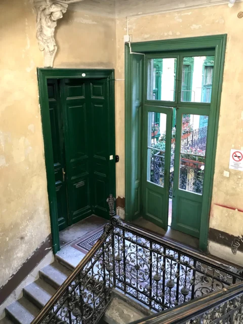 Fully Renovated 2 Bedroom 2 Bathroom Apartment for Rent in Rózsa street