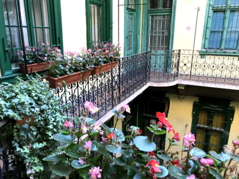 Fully Renovated 2 Bedroom 2 Bathroom Apartment for Rent in Rózsa street