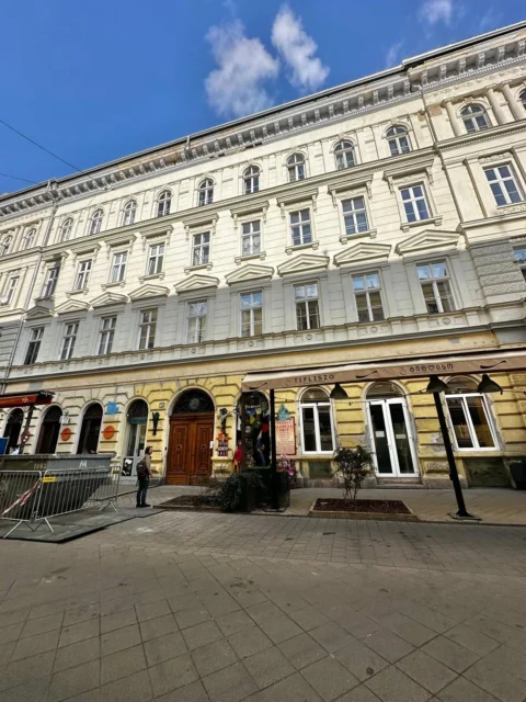 Stylish One-bedroom Apartment for Rent in Ráday street