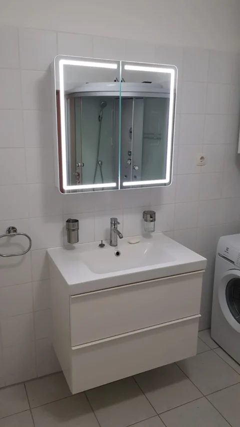 Quiet One-bedroom Apartment for Rent with Garden View and Balcony in Buda