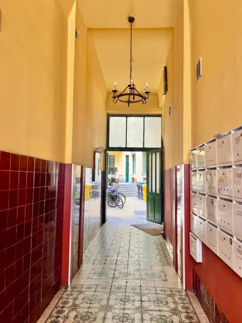 Renovated, very bright one-bedroom apartment for sale