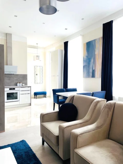 Rent in Székely Bertalan street -an Elegantly Renovated Premium Luxury Apartment with Italian Furniture in the Heart of the City