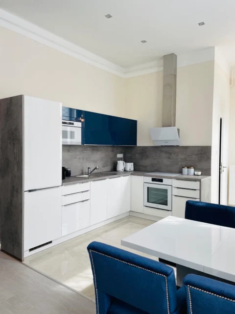 Rent in Székely Bertalan street -an Elegantly Renovated Premium Luxury Apartment with Italian Furniture in the Heart of the City