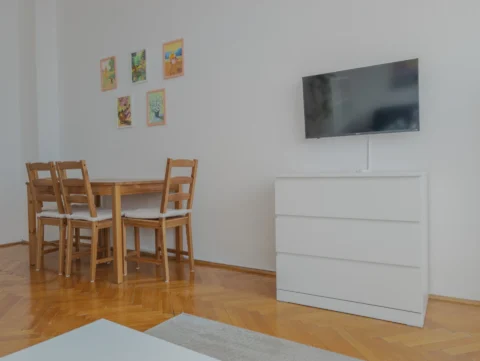 Renovated  Studio apartment for rent in Galamb street- close to Danube Bank