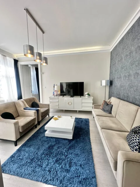 Rent in Székely Bertalan street -an Elegantly Renovated Premium Luxury Apartment with Italian Furniture in the Heart of the City