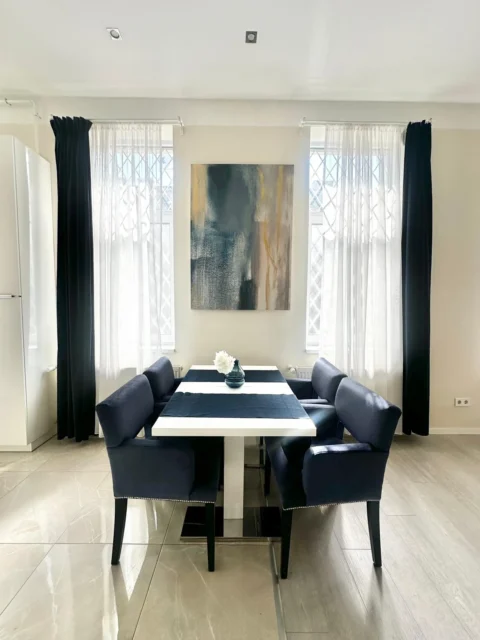 Rent in Székely Bertalan street -an Elegantly Renovated Premium Luxury Apartment with Italian Furniture in the Heart of the City