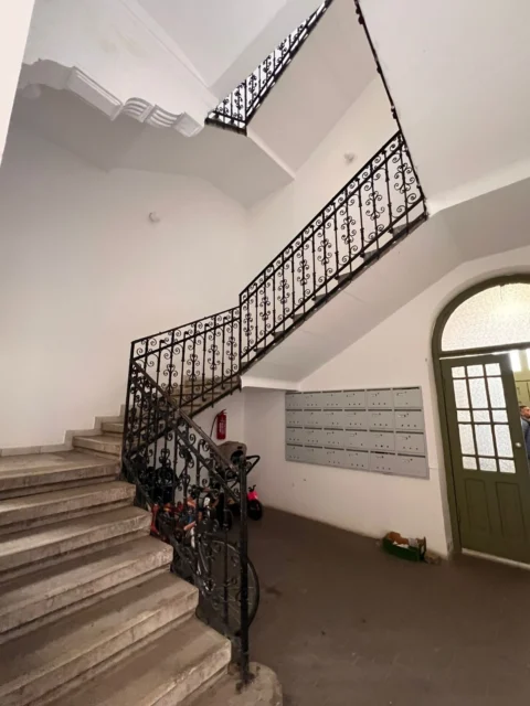 Street-Front Commercial Property for Sale in Ferencváros – Prime Investment Opportunity