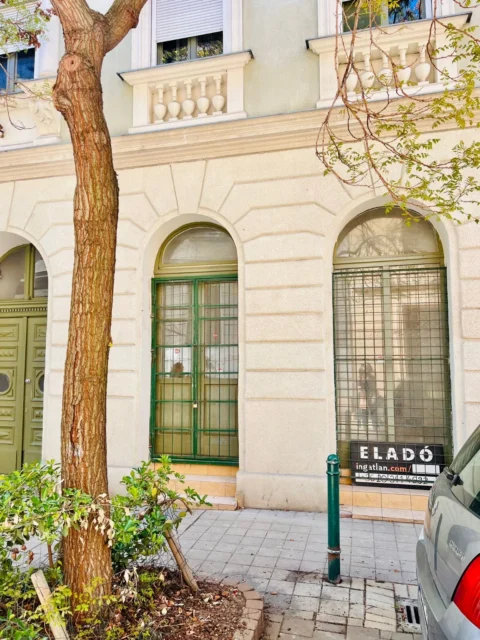 Street-Front Commercial Property for Sale in Ferencváros – Prime Investment Opportunity