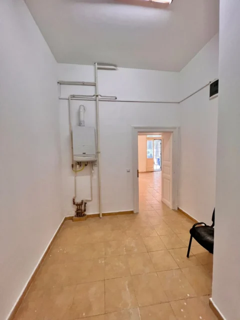 Street-Front Commercial Property for Sale in Ferencváros – Prime Investment Opportunity