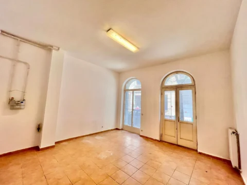 Street-Front Commercial Property for Sale in Ferencváros – Prime Investment Opportunity