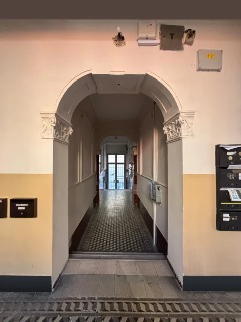 Stylish One-bedroom Apartment for Rent in István street close to City Park