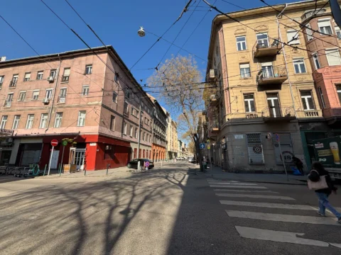 Stylish One-bedroom Apartment for Rent in István street close to City Park
