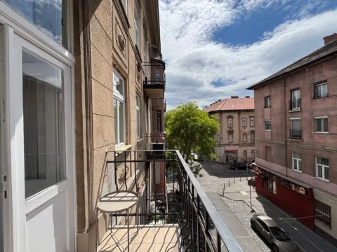 Stylish One-bedroom Apartment for Rent in István street close to City Park