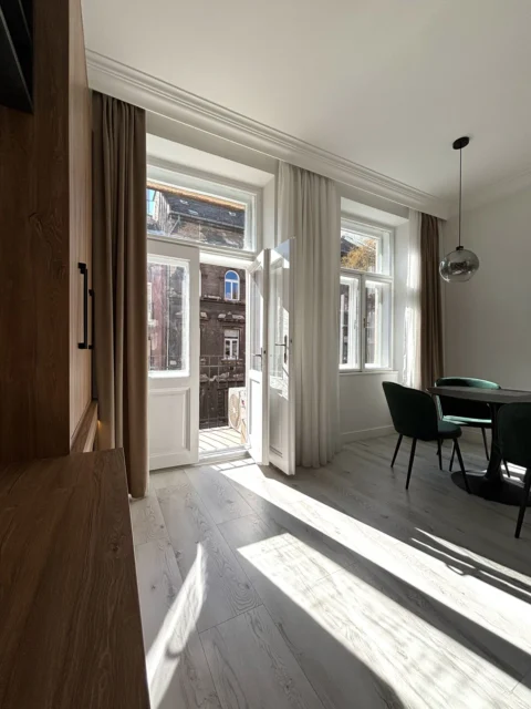 Stylish One-bedroom Apartment for Rent in István street close to City Park
