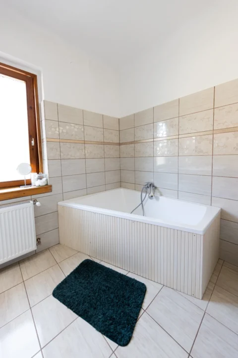 Felújított családi ház kerttel ELADÓ