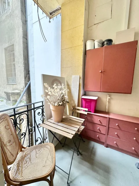 Stylish One-Bedroom Apartment for Rent in Régi posta Street – Downtown