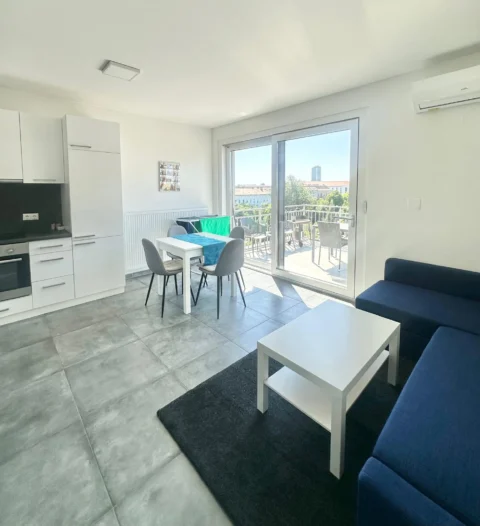 Newly Built PANORAMIC One-bedroom flat for Rent in Tömő street-  close to CORVIN and SEMMELWES