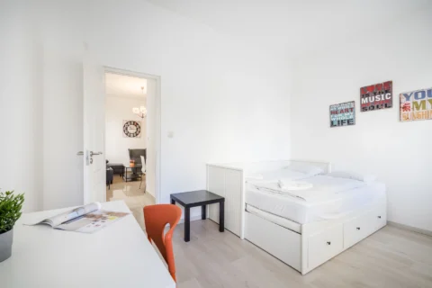 Stylish PET Friendly One-Bedroom Apartment for Rent in Szemere Street – Downtown