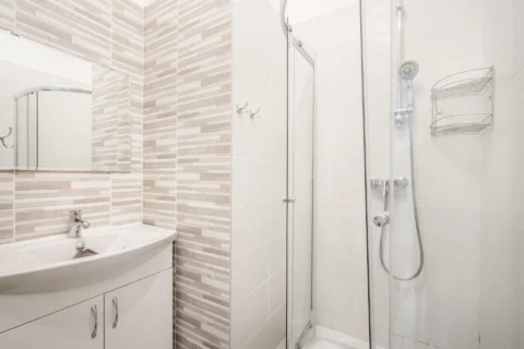 Stylish PET Friendly One-Bedroom Apartment for Rent in Szemere Street – Downtown