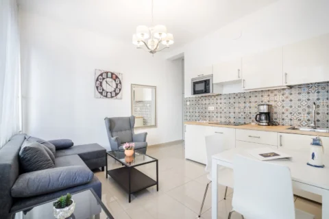 Stylish PET Friendly One-Bedroom Apartment for Rent in Szemere Street – Downtown