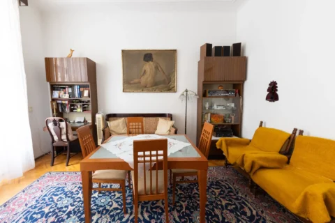 Classical 3-bedroom apartment for sale in the heart of the city