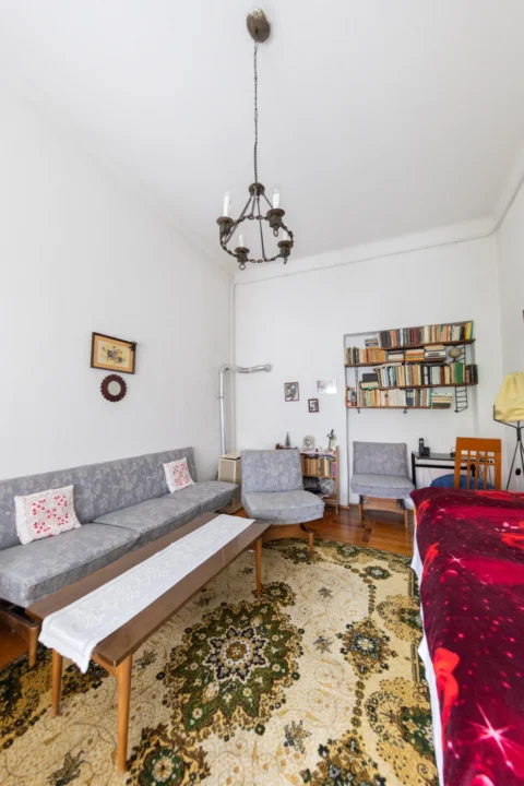 Classical 3-bedroom apartment for sale in the heart of the city