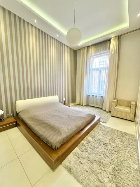 Luxury 3 Bedroom Apartment for Rent in Paulay Ede street