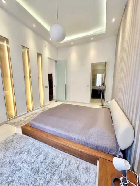 Luxury 3 Bedroom Apartment for Rent in Paulay Ede street