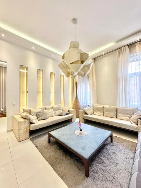 Luxury 3 Bedroom Apartment for Rent in Paulay Ede street