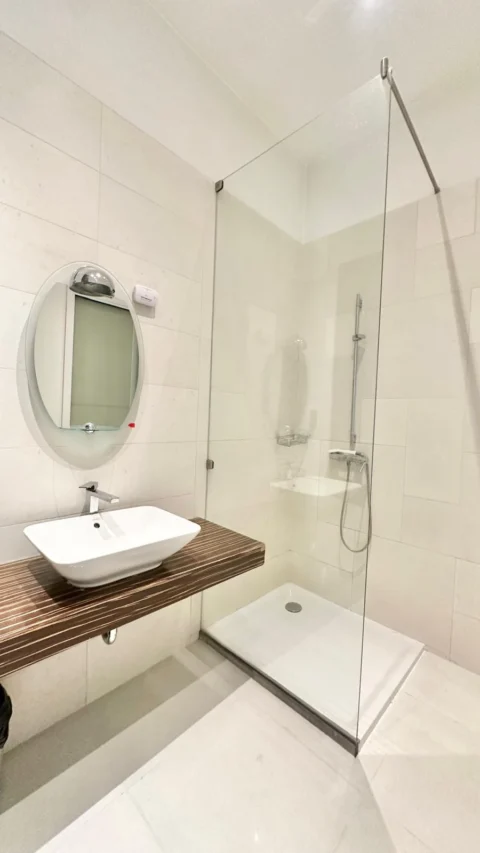 Luxury 3 Bedroom Apartment for Rent in Paulay Ede street