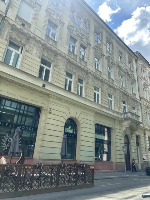 Luxury 3 Bedroom Apartment for Rent in Paulay Ede street