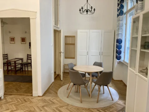 Cozy Studio apartment for Rent next Deák Ferenc square – at Erzsébet square