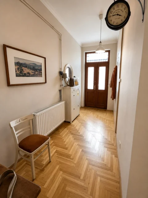 Renovated Spacious Studio Apartment for Rent Near Corvin Promenade – Kisfaludy Street, District VIII, Budapest