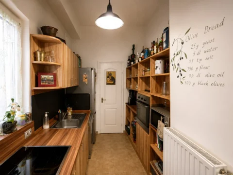 Renovated Spacious Studio Apartment for Rent Near Corvin Promenade – Kisfaludy Street, District VIII, Budapest