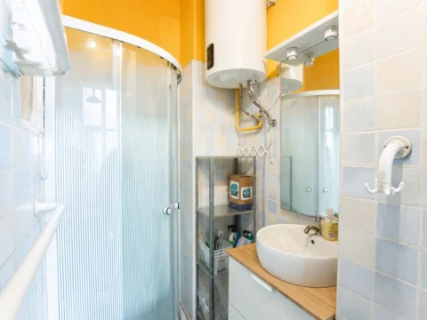 Spacious studio apartment for sale in MÁVAG Building