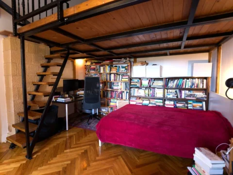 Spacious studio apartment for sale in MÁVAG Building