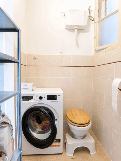 Spacious studio apartment for sale in MÁVAG Building