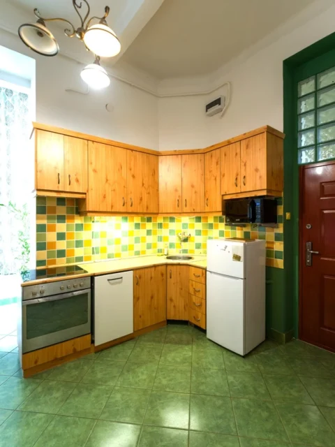 Spacious studio apartment for sale in MÁVAG Building