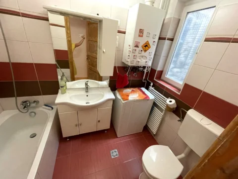 Renovated Spacious Studio Apartment for Rent Near Corvin Promenade – Kisfaludy Street, District VIII, Budapest