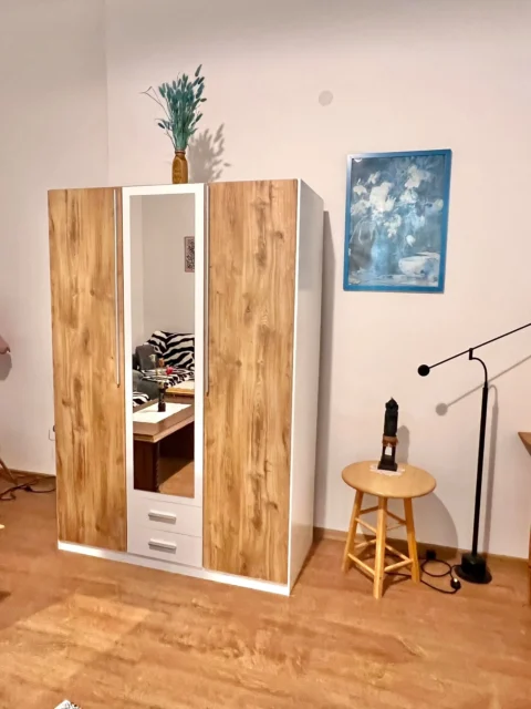 Cozy One-bedroom apartment for Rent at Arany János street Metro 3 station