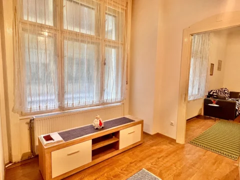 Cozy One-bedroom apartment for Rent at Arany János street Metro 3 station