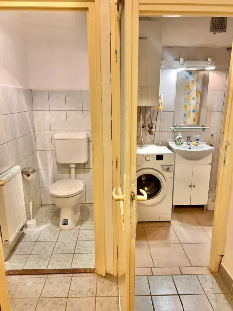 Cozy One-bedroom apartment for Rent at Arany János street Metro 3 station