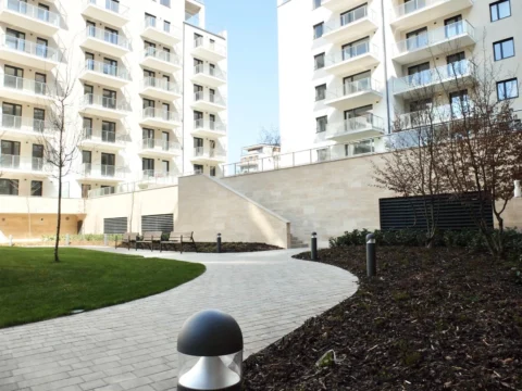 Modern, új építésű lakás kiadó – kiváló lokáció, csendes, parkra néző környezet