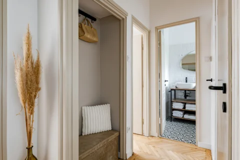 Fully Renovated 2-bedroom (no living room) flat for Rent in Üllői road – Next to CORVIN Promenade