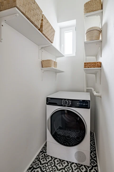 Fully Renovated 2-bedroom (no living room) flat for Rent in Üllői road – Next to CORVIN Promenade