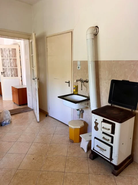 3-bedroom family house with half hectare land within 30 minutes from Budapest