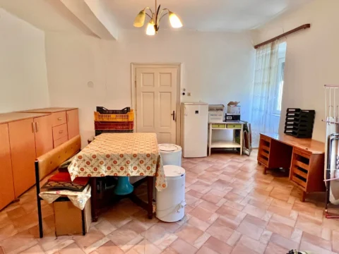 3-bedroom family house with half hectare land within 30 minutes from Budapest